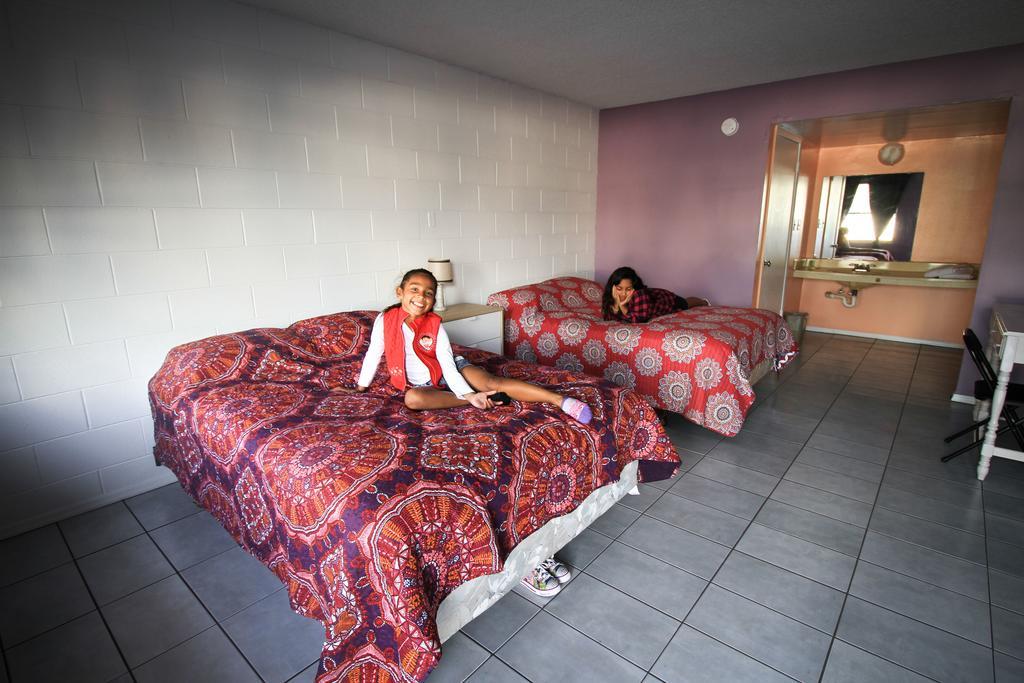 Palm Lakefront Resort And Hostel Celebration Dış mekan fotoğraf
